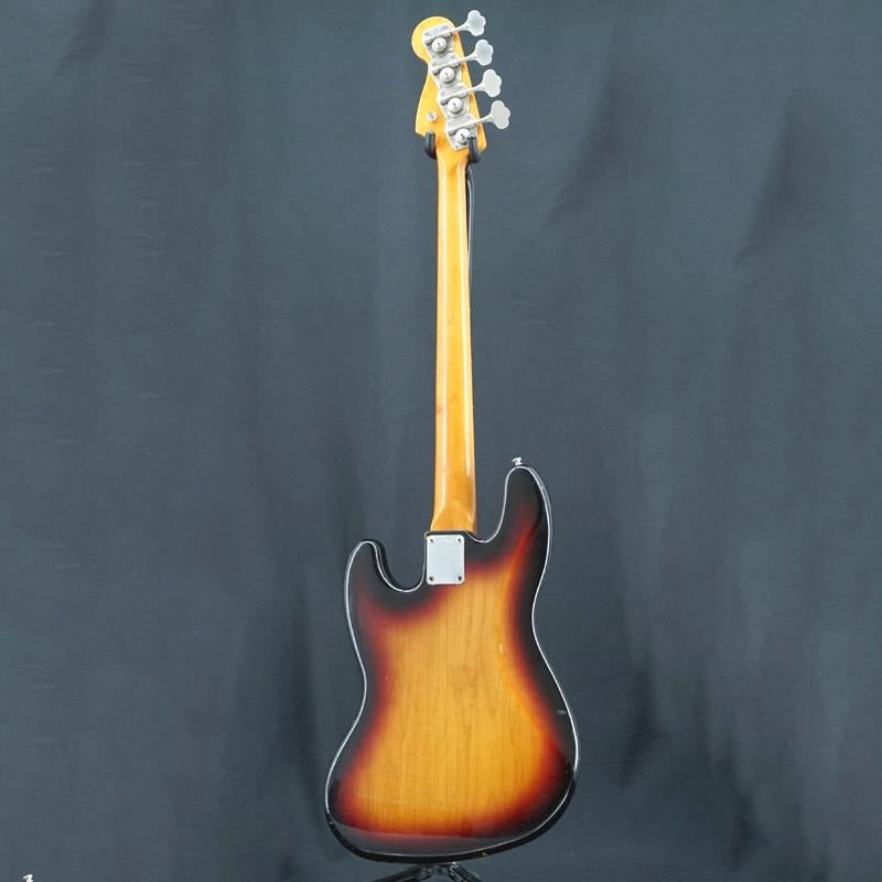 Used_American_Vintage_'62_Jazz_Bass_(3-Color_Sunburst)_04