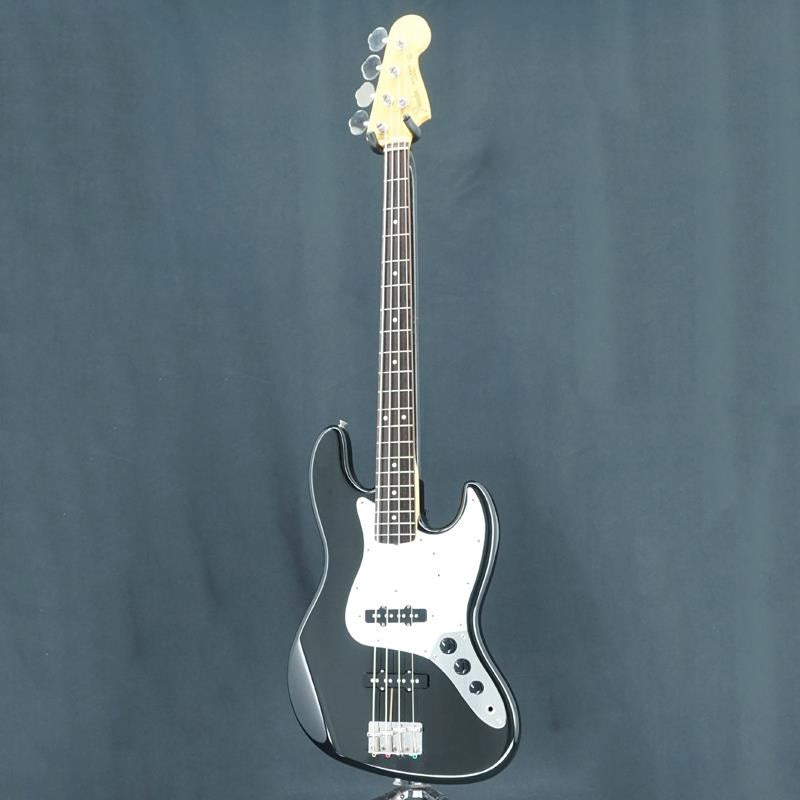 Used_Classic_60s_Jazz_Bass_(Black)_03