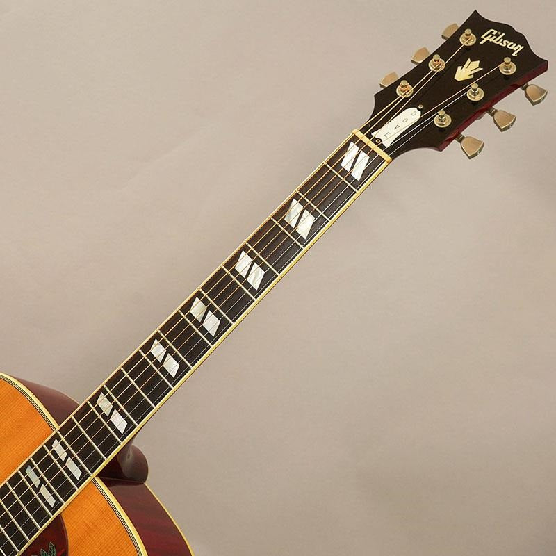 Used_Gibson_Dove_Natural_'06_09