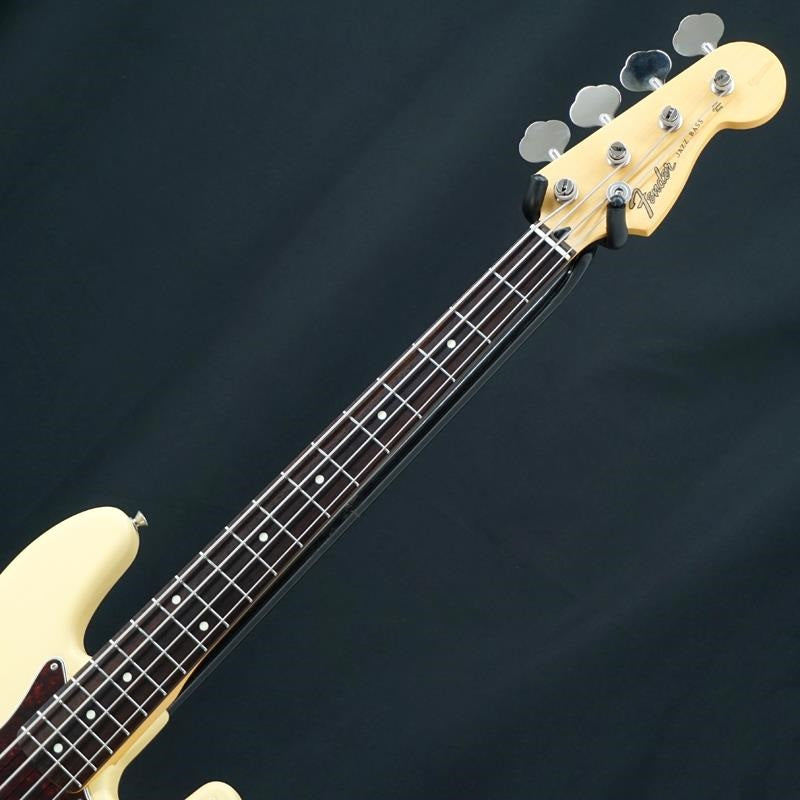 Used_Junior_Collection_Jazz_Bass_(Satin_Vintage_White)_05