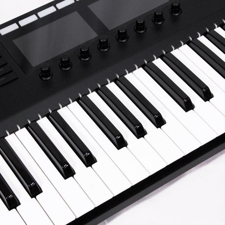 Used_Komplete_Kontrol_S49_mk2_(Native_Instrument)_(MIDI_controller,_keyboard)_03