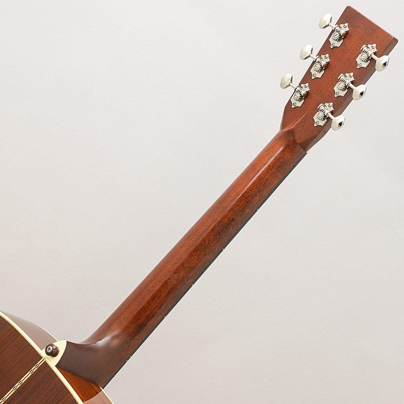 Used_Martin_CTM_D-28_Style_NAMM_2015_Selection_'15_Carpathian_Spruce___Guatemalan_Rosewood_09