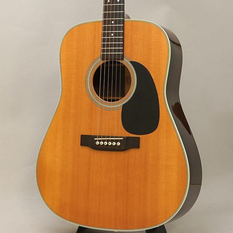 Used_Martin_D-28_Standard_'05_01