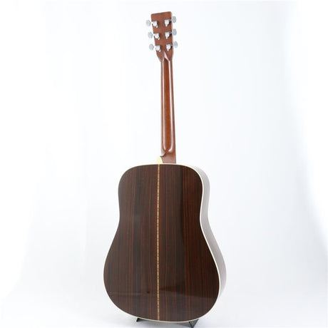 Used_Martin_D-28_(2005_model)_04