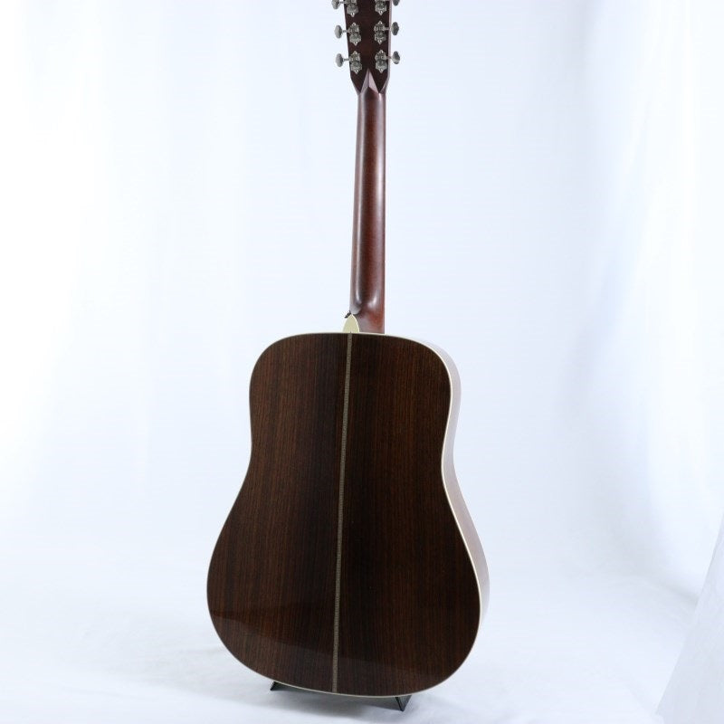 Used_Martin_HD-28V_(with_pickup_installed,_2016_model)_07