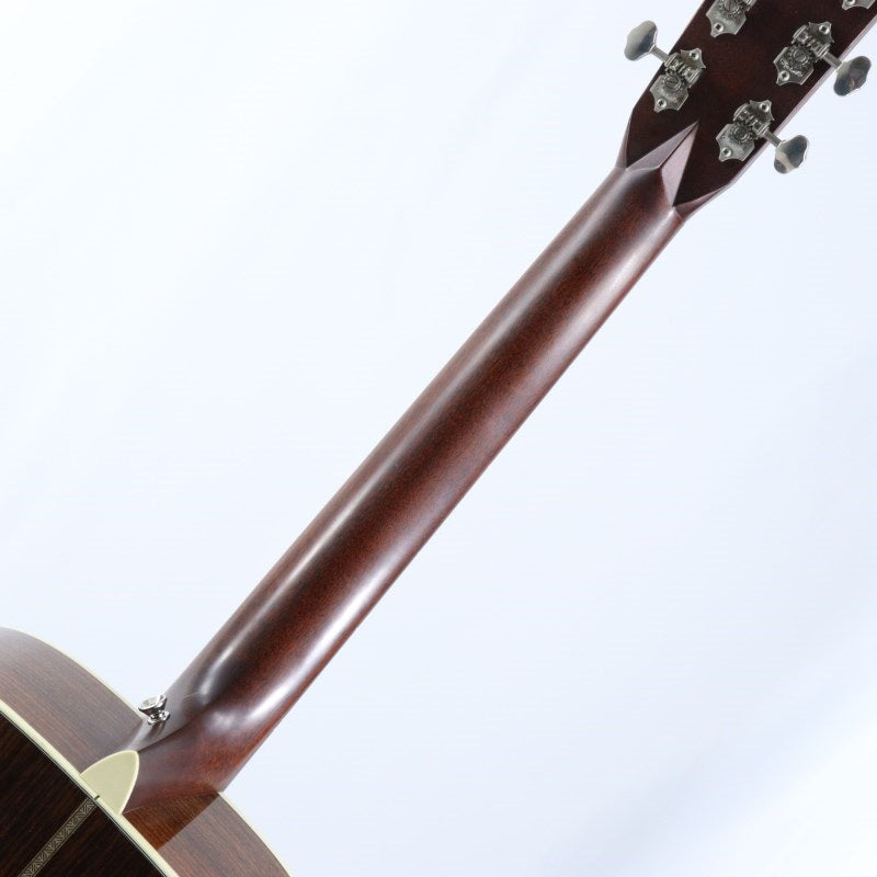 Used_Martin_HD-28V_(with_pickup_installed,_2016_model)_09