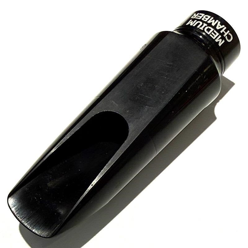 Used_Retro_Revival_Hard_Rubber_Alto_Saxophone_Mouthpiece,_New_Yorker_#8,_S_N_02