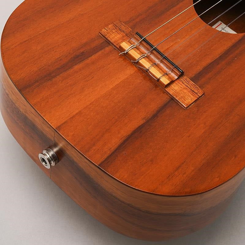 VINTAGE_HF-4_Baritone_70s_(White_Label)_Kamaka_06