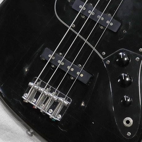 VINTAGE_Jazz_Bass_'77_Black_M_06