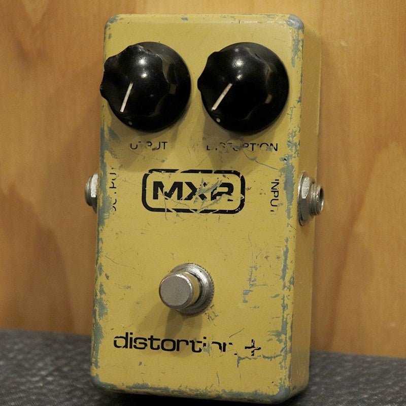 VINTAGE_MXR_Distortion+_Block_Logo_'80_01