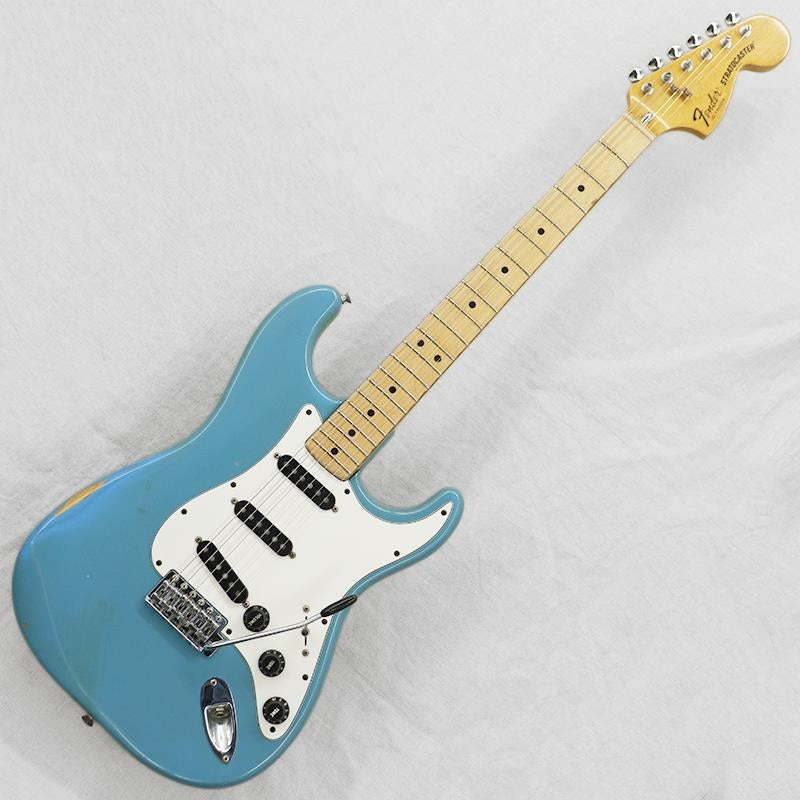 VINTAGE_Stratocaster_'81_MauiBlue_M_01