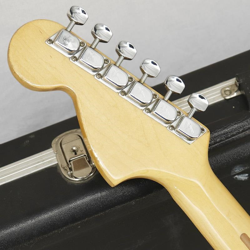 VINTAGE_Stratocaster_'81_MauiBlue_M_10