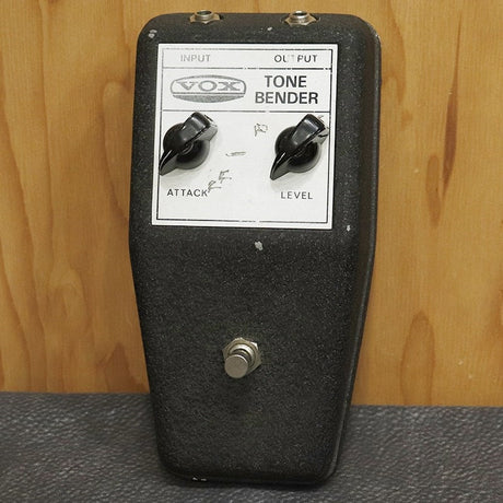 VINTAGE_V828_Tone_Bender_Black_Case_&_Silver_Panel_late60's_01