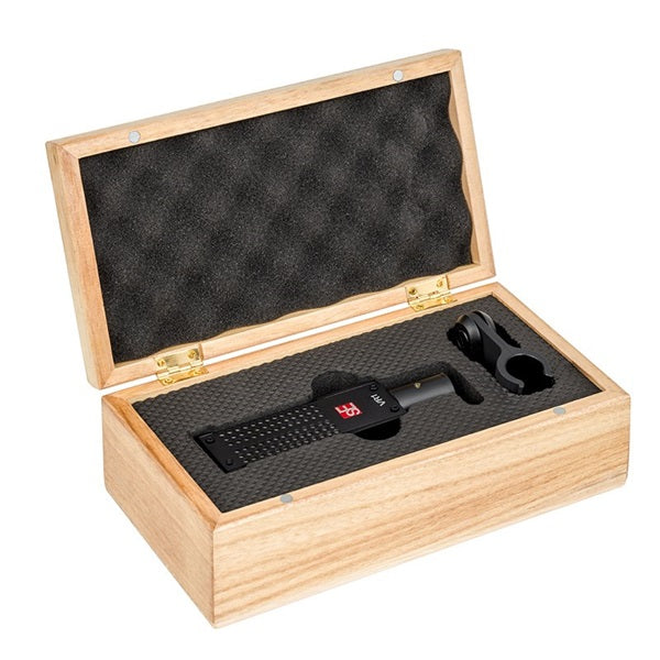 VR1_(passive_ribbon_microphone)_(SE_Electronics)_04