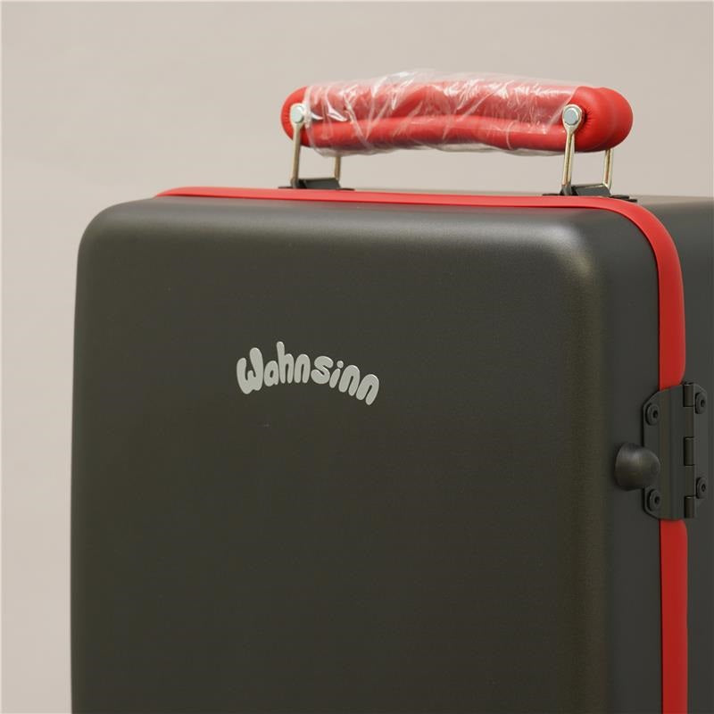 Wanjin_Case___COLOR_CARBON_Series_(Matte_Black___Red)_Triple_Trumpet_Case_05