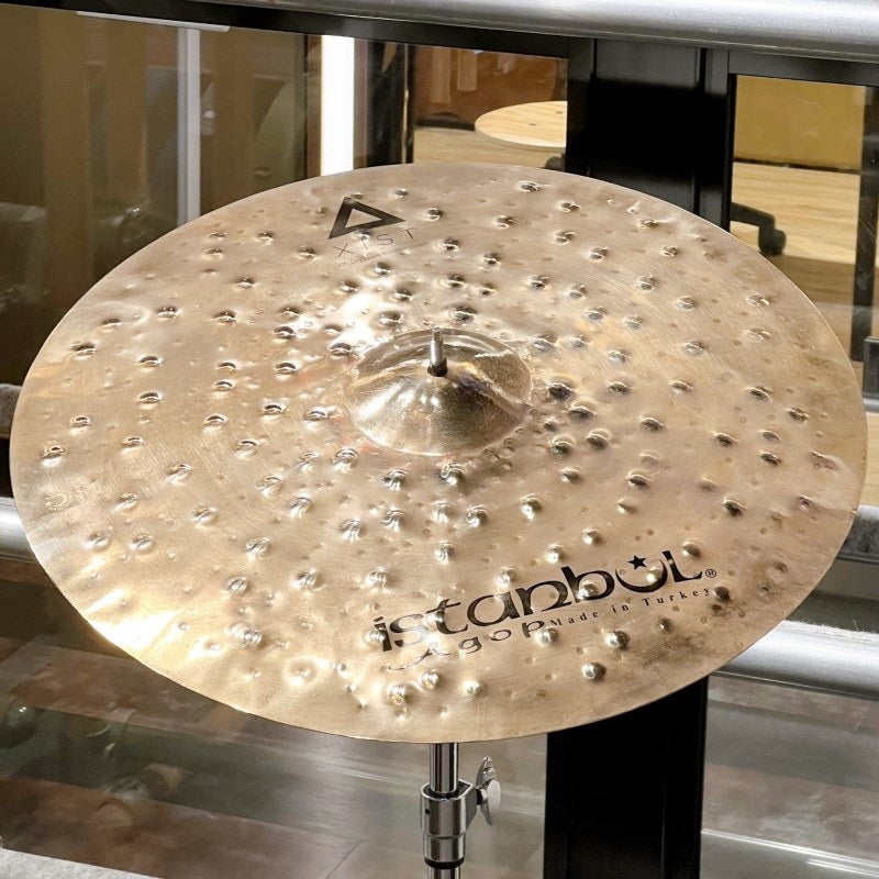 Xist_Dry_Dark_Brilliant_Crash_22_01