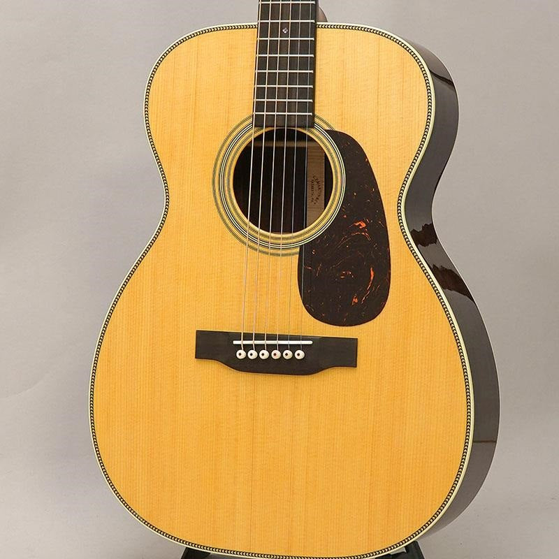 00-28_Standard_Martin_Martin_01