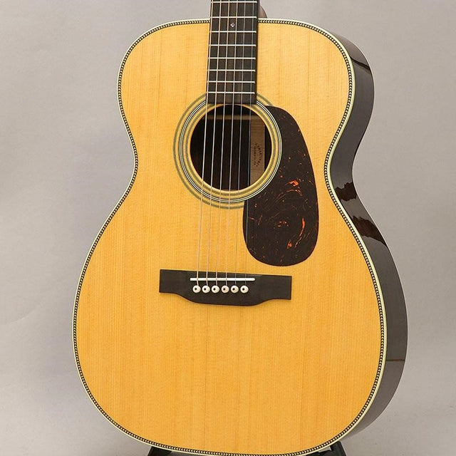 00-28_Standard_Martin_Martin_01