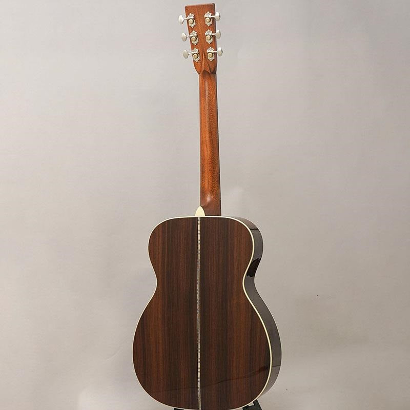 00-28_Standard_Martin_Martin_04