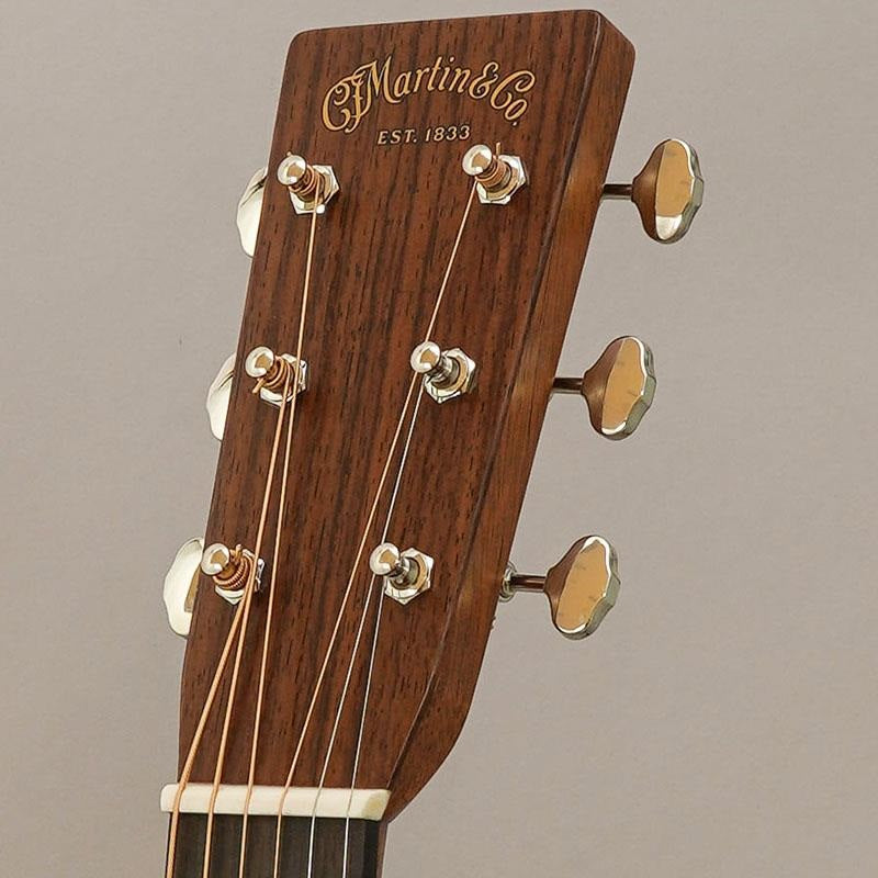 00-28_Standard_Martin_Martin_11