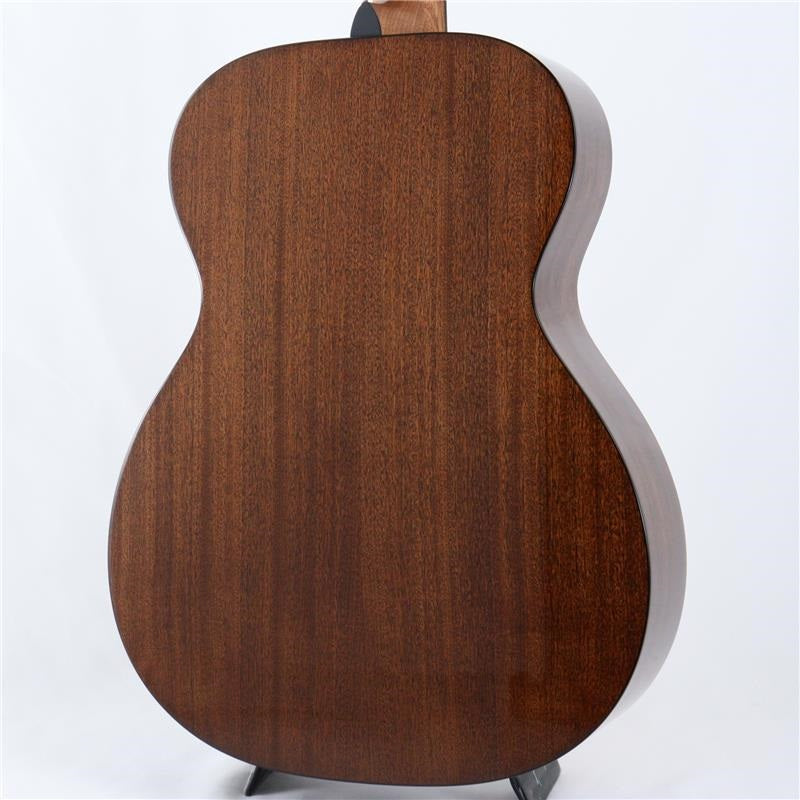 000-12E_Retro_Martin_Martin_03