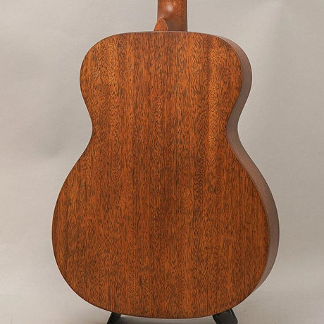 000-17_Standard_Martin_Martin_02