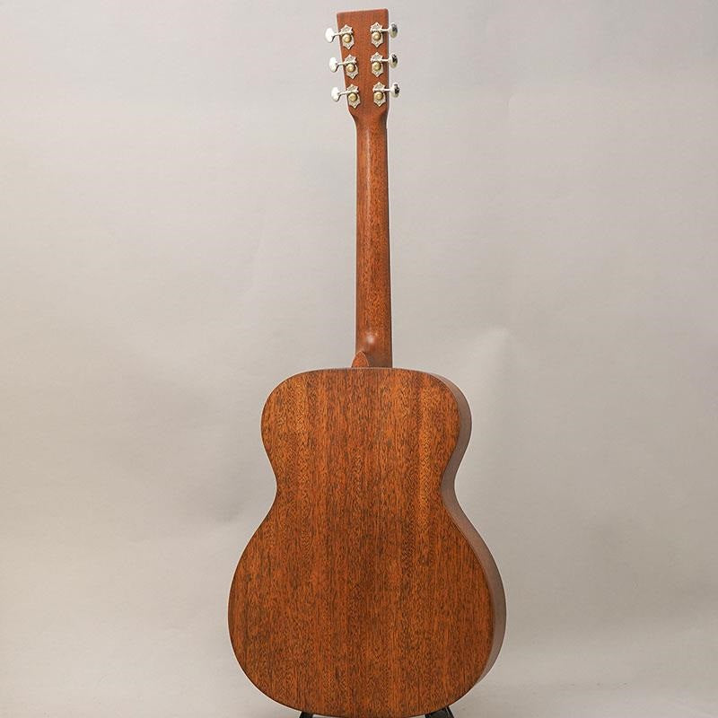 000-17_Standard_Martin_Martin_04