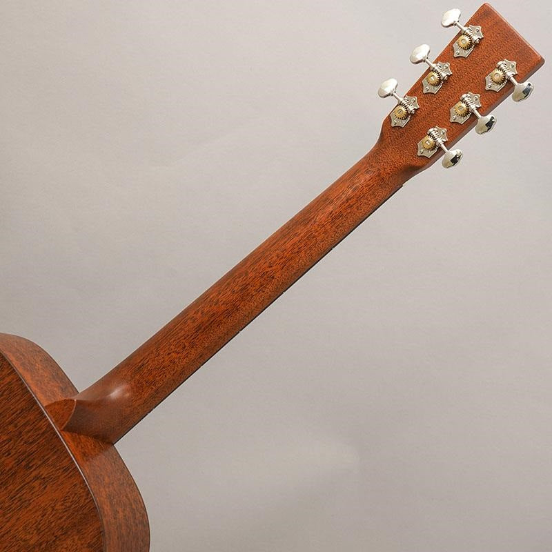 000-17_Standard_Martin_Martin_10