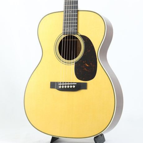 000-28EC_Martin_Martin_01