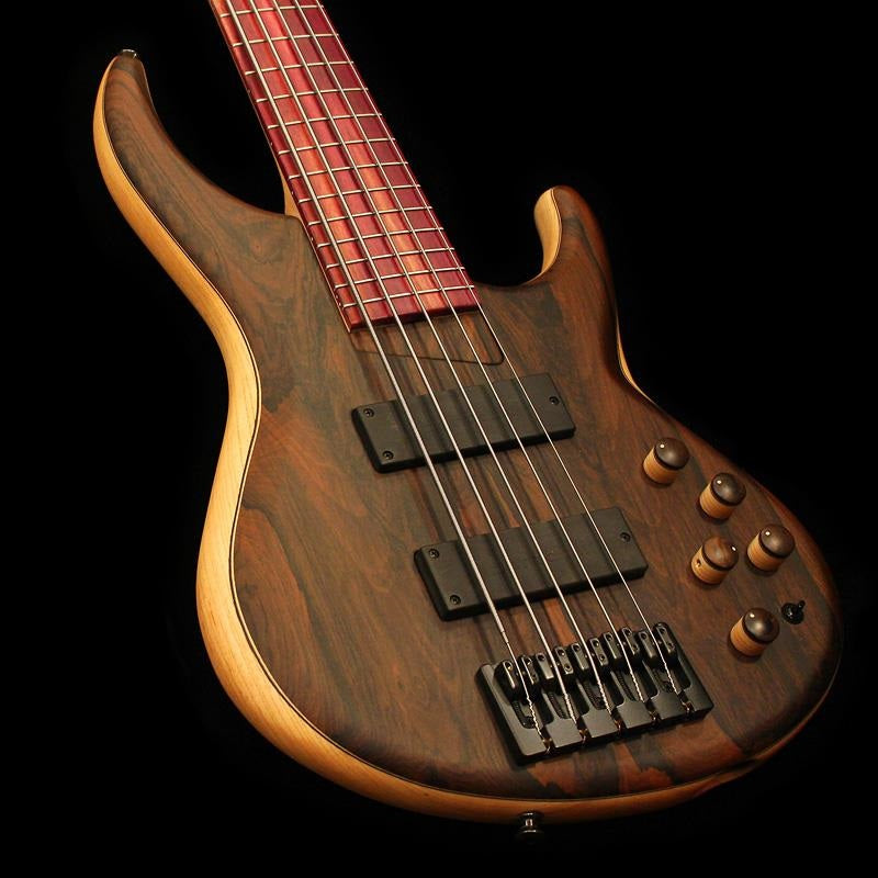 535-24_(Ziricote_Top)___2026_NAMM_MODEL_06