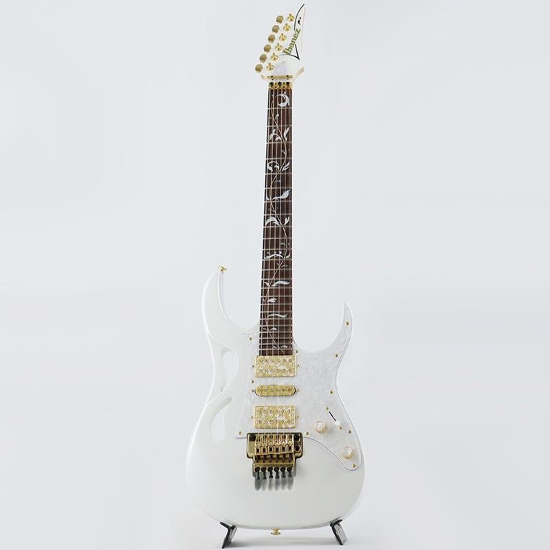 PIA3761-SLW_(Stallion_White)_[Steve_Vai_Model]_02
