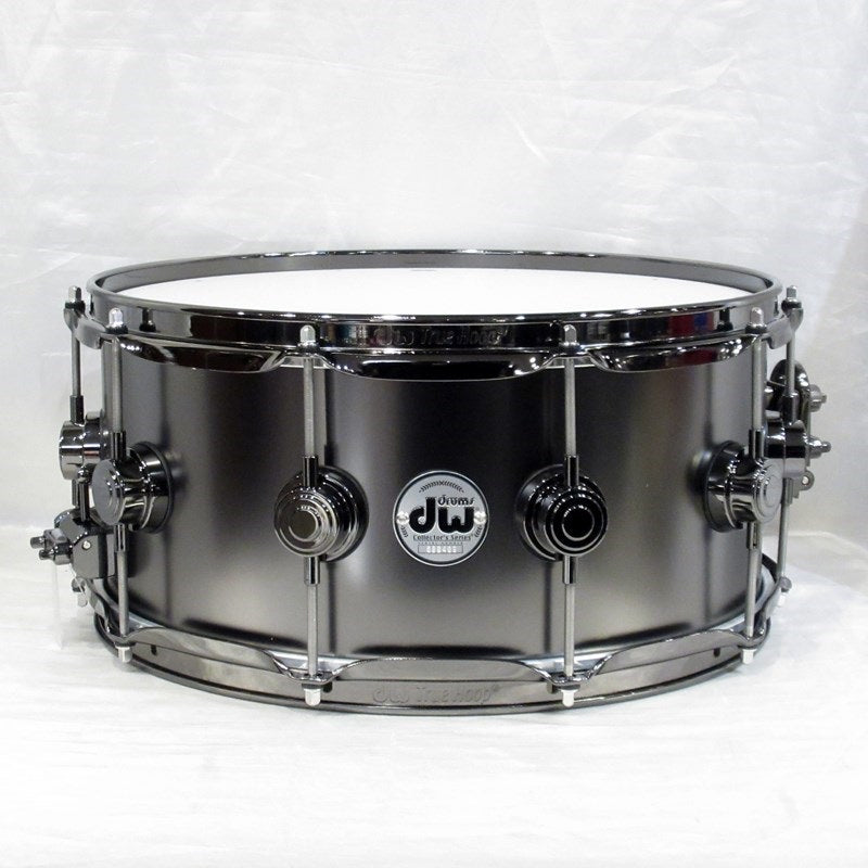 DRVD6514SVNBK_[Collector's_Satin_Black_Over_Brass_Snare_14×6_5___Black_Nickel_Hardware]_01