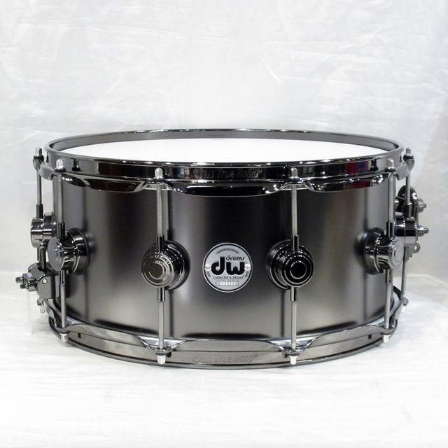 DRVD6514SVNBK_[Collector's_Satin_Black_Over_Brass_Snare_14×6_5___Black_Nickel_Hardware]_01