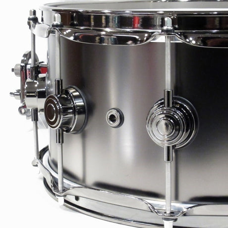 DRVD6514SVNBK_[Collector's_Satin_Black_Over_Brass_Snare_14×6_5___Black_Nickel_Hardware]_05