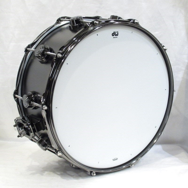DRVD6514SVNBK_[Collector's_Satin_Black_Over_Brass_Snare_14×6_5___Black_Nickel_Hardware]_06