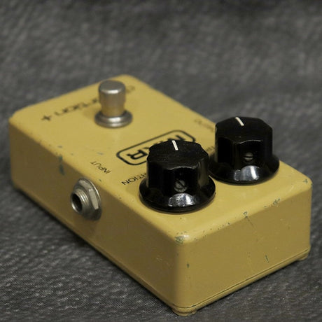 VINTAGE_MXR_Distortion+_Block_Logo_'80_03