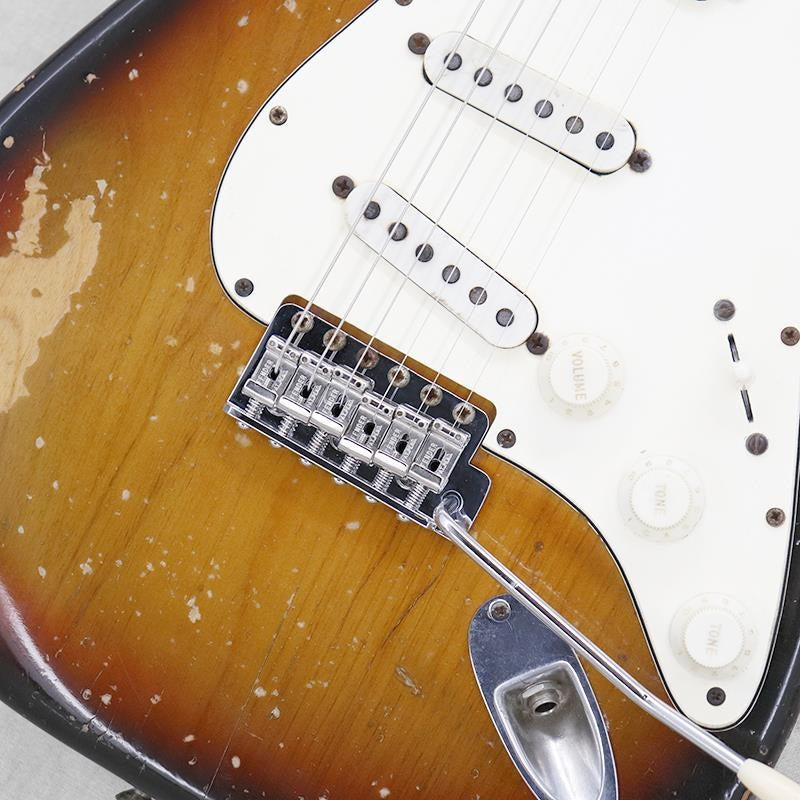 VINTAGE_Stratocaster_'70_Sunburst_R_05