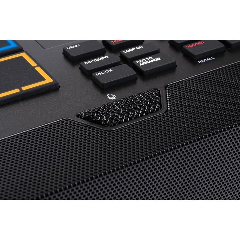 MPC_LIVE_III_[Standalone_MPC_with_built-in_monitor_speakers]_(Akai)_06
