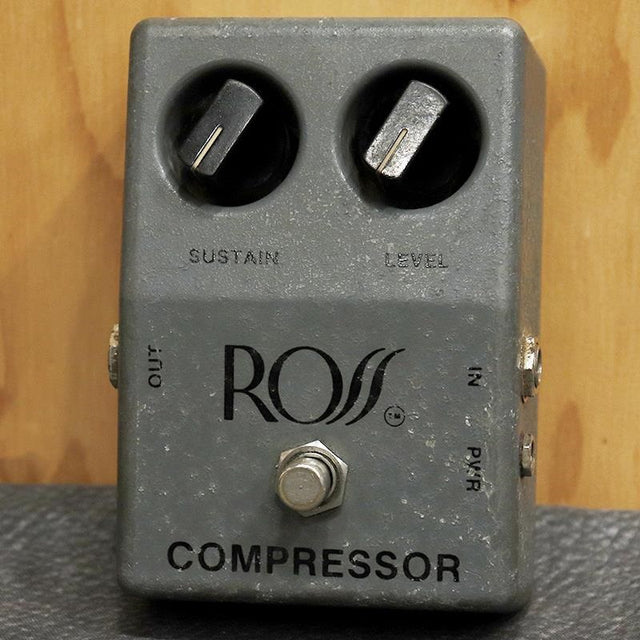 VINTAGE_Compressor_Gray_Case_'79_01