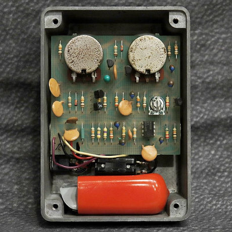 VINTAGE_Compressor_Gray_Case_'79_05
