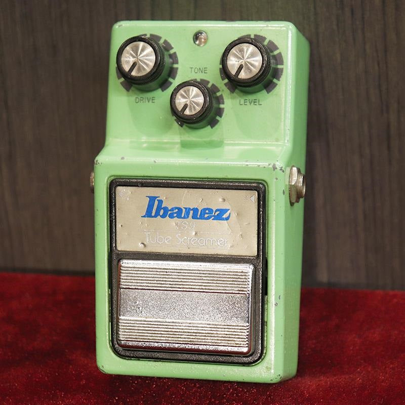 VINTAGE_TS-9_Tube_Screamer_'83_White_Label_01
