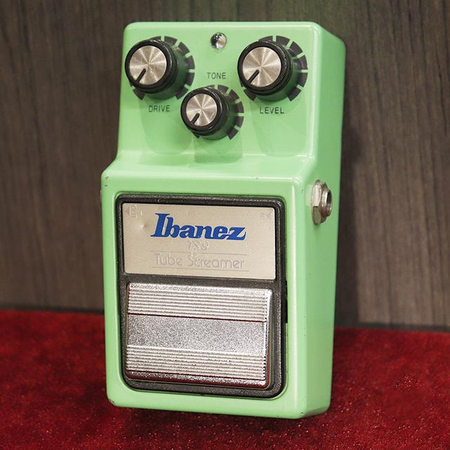 VINTAGE_TS-9_Tube_Screamer_'83_White_Label_01