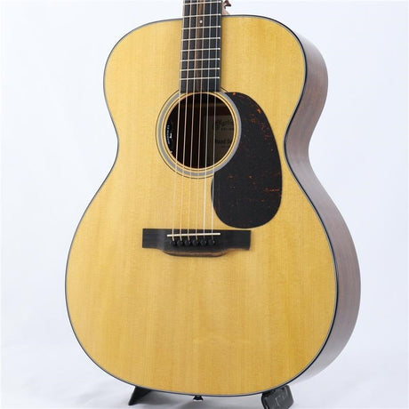 000-12E_Retro_Martin_Martin_01