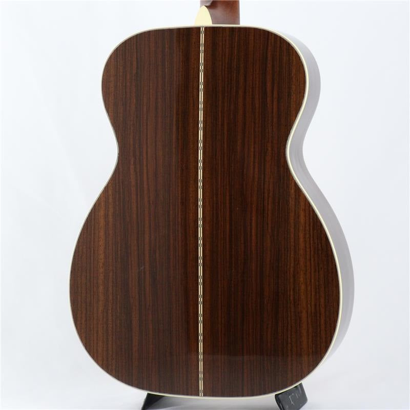 Used_2018_Martin_00-28_Standard_02