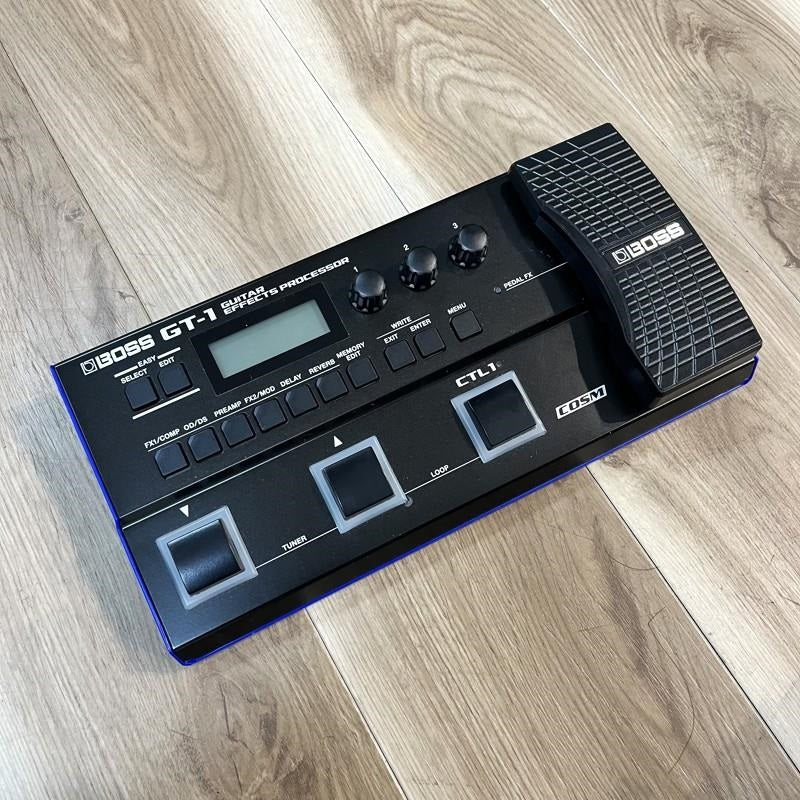 Used_BOSS_GT-1_multi-effects_pedal_[Serial_Number_D8Q6121]_with_box_and_instruction_manual_01