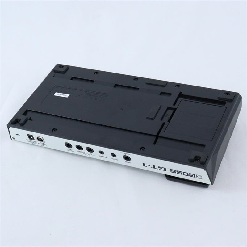 USED_​​GT-1_Limited_White_(BOSS)_Multi-effects_Pedal_Amp_Simulator_[S_N_Z6R0572]_02