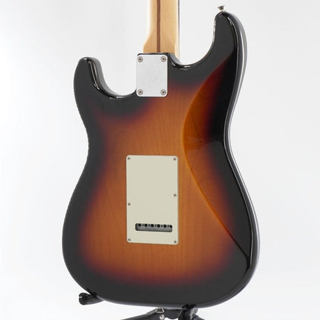 USED_​​Made_in_Japan_Hybrid_II_Stratocaster_(3-Color_Sunburst_Rosewood)_[SN__JD23004117]_03