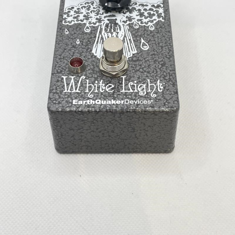 USED_White_Light_06
