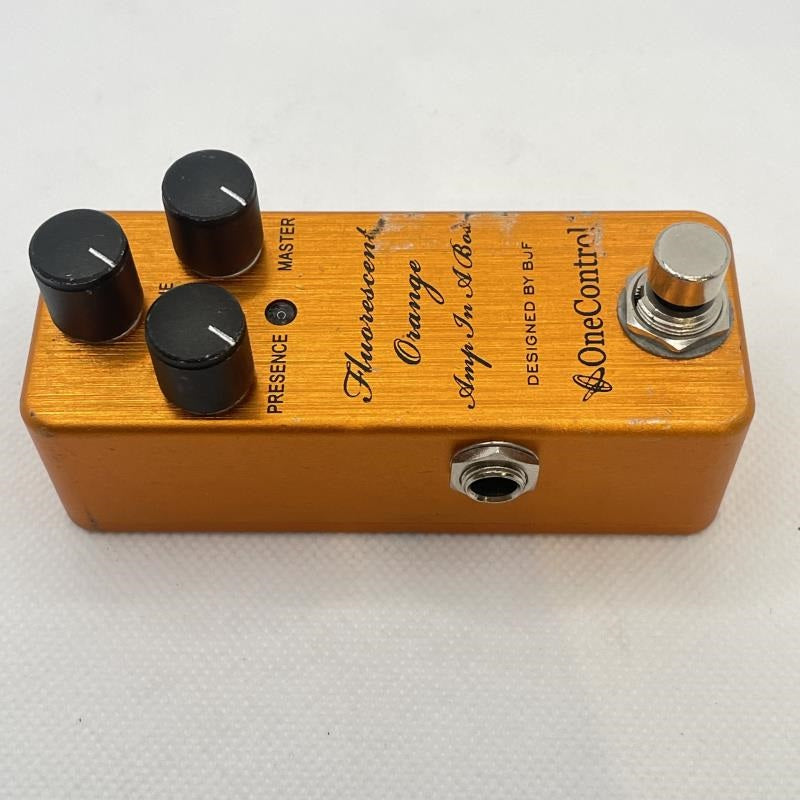 USED_​​Fluorescent_Orange_Amp_in_a_Box_04