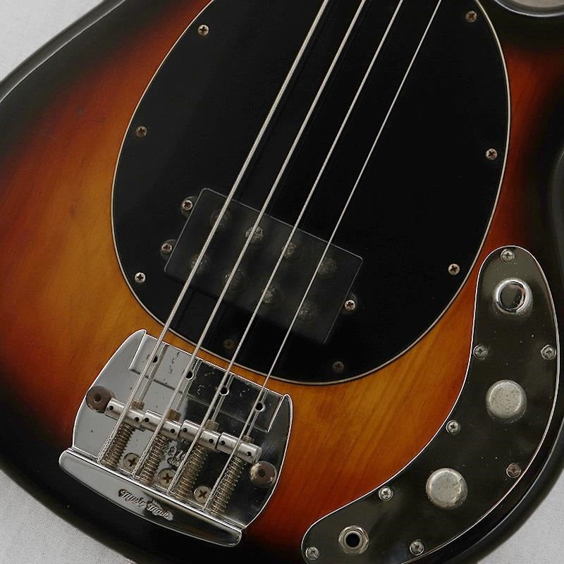 VINTAGE_StingRay_Bass_'82_Sunburst_R_06